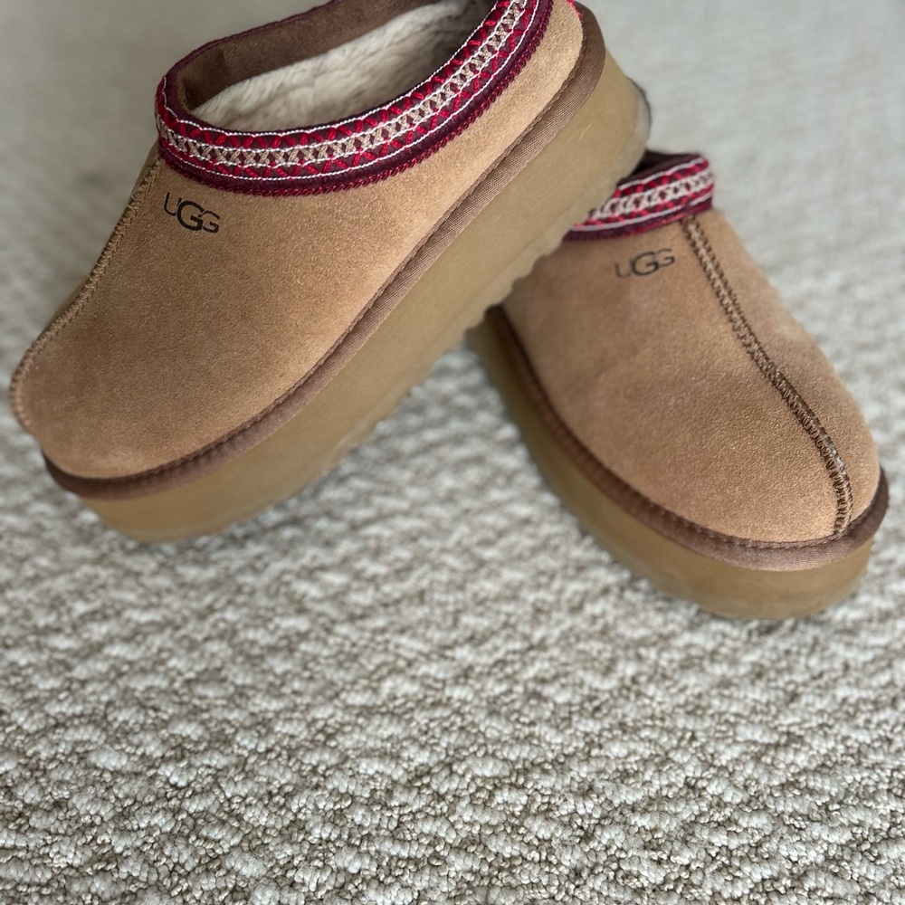 UGG Brown Slip-On Shoes with Red Accents - Picture 2 of 6